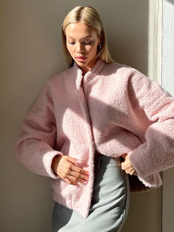 スタンドカラーのピンクのプラッシュジャケット（レディース）2025