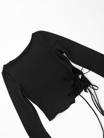 ユニークなサイドタイデザインが特徴のアシンメトリークロップトップ（レディース2025年版）