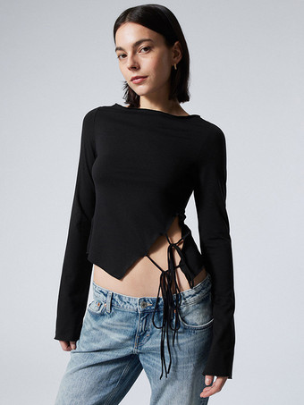 ブラック ユニークなサイドタイデザインが特徴のアシンメトリークロップトップ（レディース2025年版）