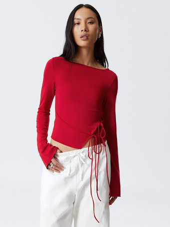 レッド ユニークなサイドタイデザインが特徴のアシンメトリークロップトップ（レディース2025年版）