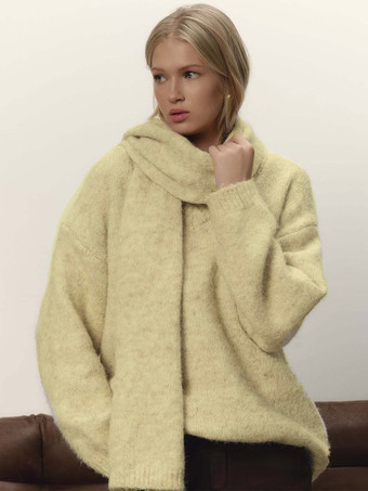 イエローリラックスフィットニットプルオーバーセーター（スカーフ付き、レディース）2025