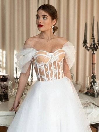 ショート丈ウェディングドレス スウィートハートネック 半袖 Aライン ティーレングス ブライダルガウン