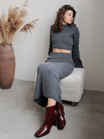 Crop Sweater And Slim Long Skirt Knit Set In Grey For Women 2025