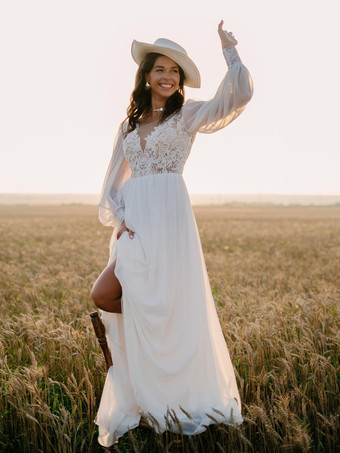 ホワイトボヘミアンウェディングドレス レースプリーツ Aライン トレーン付き ナチュラルウエスト レースアップ 長袖 Vネック アイボリー