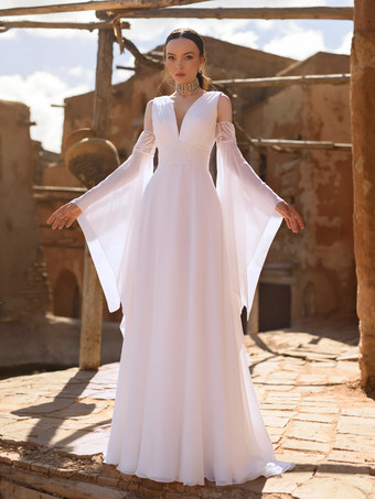 ホワイトボヘミアン風シンプルウェディングドレス シフォン Vネック 七分袖 レース Aライン ブライダルガウン