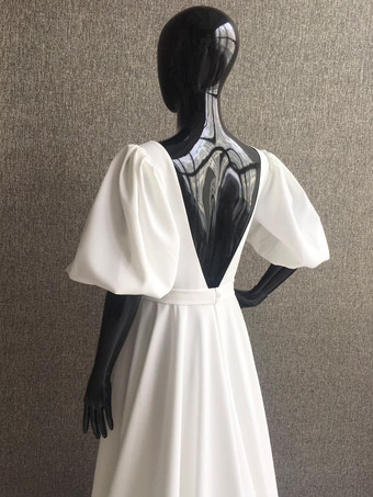 シンプルなウェディングドレス サテン生地 スクエアネック 半袖 サッシュ Aライン ブライダルガウン