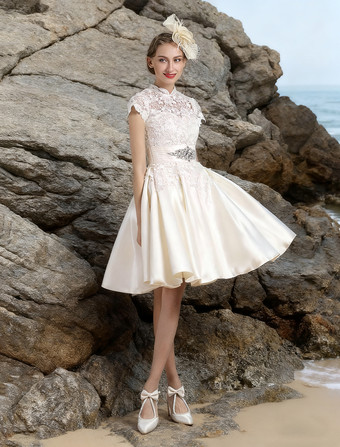 レトロ　ウェディングドレス　サテンファブリック　プリンセスライン　ひざ丈　半袖　ナチュラルウェストライン　アイボリー　 Milanoo