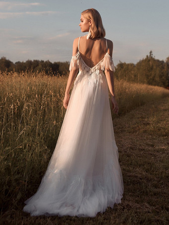 ボヘミアンウェディングドレス レース フェザー Aライン トレーン付き ナチュラルウエスト ジッパー 半袖 Vネック アイボリー