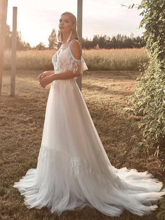 アイボリーボヘミアンウェディングドレス レース フェザー Aライン トレーン付き ナチュラルウエスト ジッパー 半袖 Vネック アイボリー