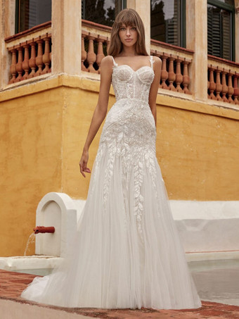 アイボリーマーメイドラインのノースリーブ、レースデザインネックラインのウェディングドレス