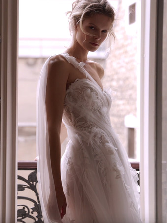 ウェディングドレスデザインネックラインノースリーブトレーンレースブライダルガウン