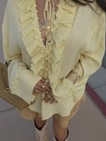 エレガントな淡い黄色のフリルVネックブラウス（オーバーサイズフィット）2025年レディース