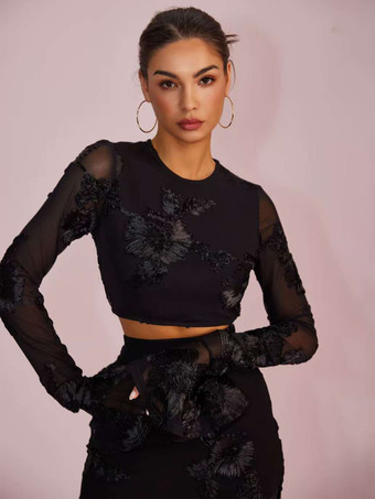 黒の花柄刺繍クロップトップとベルスリーブ付きミニスカートセット 2025
