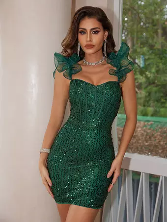 パーティードレス｜華やかでスタイリッシュなパーティー用ドレスの最新