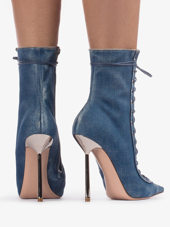 ブラックのアンクルブーツ、レースアップ、ポインテッドトゥ、ハイヒール、ハイヒールブーティ