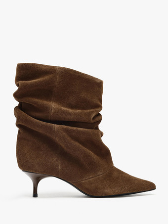 Wildleder-Ankle-Boots mit spitzer Zehenpartie Kitten-Heel und lässigem Schnitt