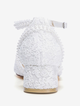 アイボリーのウェディングシューズ レースアップリケ ポインテッドトゥ チャンキーヒール アンクルストラップ ブライダルシューズ
