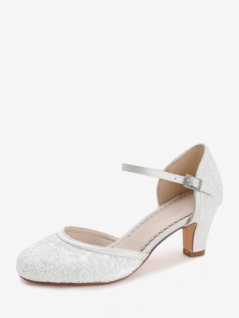 アイボリー アイボリーのヴィンテージウェディングシューズ、ラウンドトゥ、チャンキーヒールのブライダルシューズ