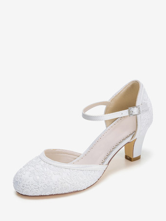 ホワイト アイボリーのヴィンテージウェディングシューズ、ラウンドトゥ、チャンキーヒールのブライダルシューズ