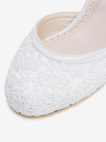 アイボリーのヴィンテージウェディングシューズ、ラウンドトゥ、チャンキーヒールのブライダルシューズ