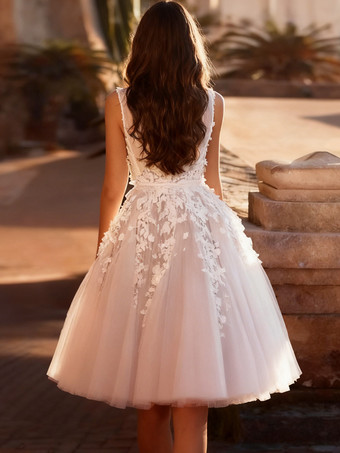 ショート丈ウェディングドレス 膝丈 Vネック ノースリーブ Aライン ナチュラルウエスト チュール ブライダルドレス