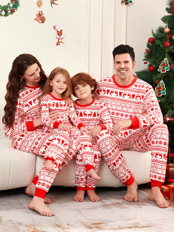 クラシックな赤と白のトナカイ柄ファミリークリスマスパジャマホリデーセット 2026