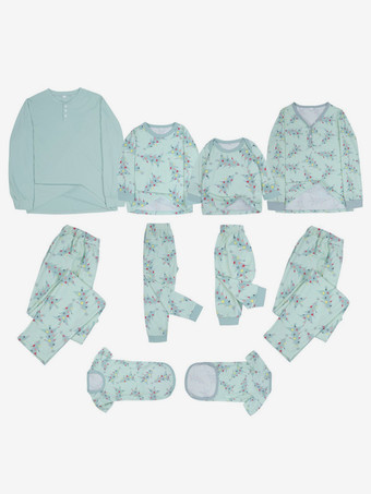 ツリープリントのファミリー向けクリスマスパジャマ 2026