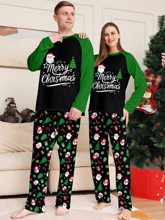 ブラックグリーンのラグランツリーとスノーマンプリントのメリークリスマスファミリーパジャマ2025