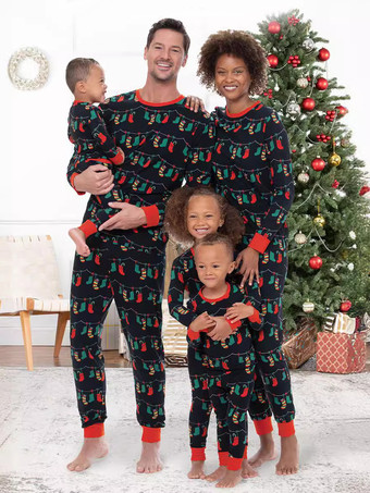 ブラック 黒と赤のクリスマスストッキングとライトプリントのファミリーパジャマセット 2026