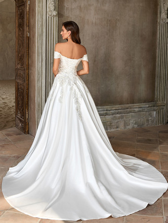 ヴィンテージウェディングドレス ラグジュアリーウェディングドレス ホワイト 大人のウェディング Aライン トレーン付き ストラップレス ビーズ 半袖 ユーロスタイル オープンショルダー