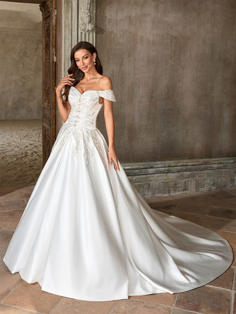 ヴィンテージウェディングドレス ラグジュアリーウェディングドレス ホワイト 大人のウェディング Aライン トレーン付き ストラップレス ビーズ 半袖 ユーロスタイル オープンショルダー