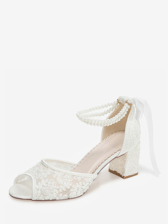 アイボリー レースのウェディングシューズ、つま先が見える花柄ビーズパールのチャンキーヒールのブライダルシューズ