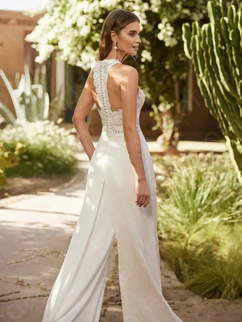 アイボリーブライダルジャンプスーツ シフォンレース フロアレングスジャンプスーツ デザインネックライン ノースリーブ ナチュラルウエスト ホワイト