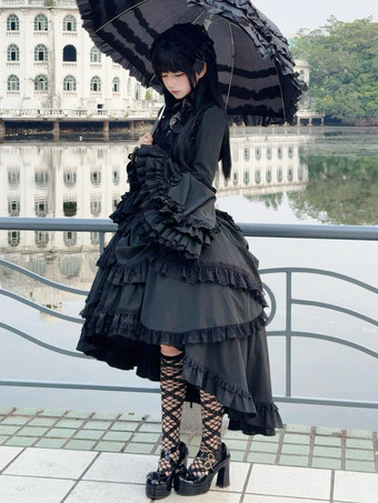 黒のゴシックロリータセットドレス、フリル、長袖、クラバットトップ、スカートのロリータドレス