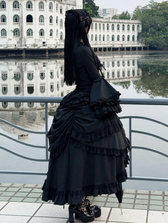 黒のゴシックロリータセットドレス、フリル、長袖、クラバットトップ、スカートのロリータドレス