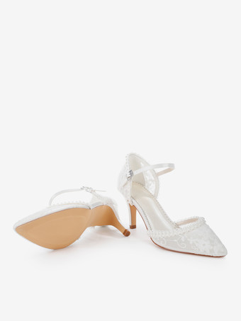 アイボリーのウェディングシューズ、ポインテッドトゥ、レースアップリケ、ハイヒールのブライダルシューズ