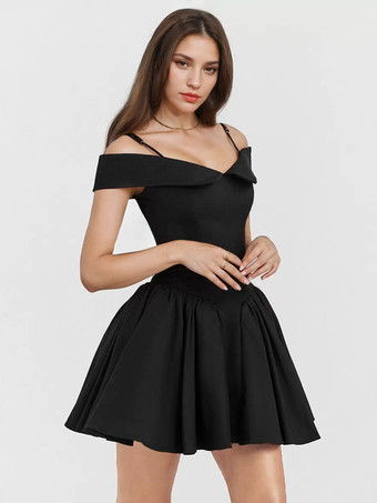 リトルブラックドレススパゲッティストラップフレア誕生日パーティーミニドレス