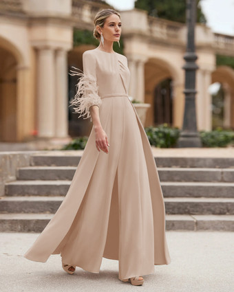 ソフトピンクマザードレス デザインネックライン 3/4 丈スリーブ ジャンプスーツ ビーズ付き ウェディングゲストドレス