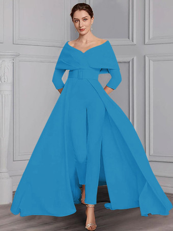 ブルー花嫁の母親のためのパーティードレス。デザインされたネックライン、7分丈の袖、ジャンプスーツ、サッシュ、フロアレングスのウェディングゲストドレス。