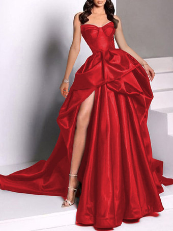 エンバーレッドイブニングドレス ボールガウン ストラップレス サテン生地 トレーン付き ピックアップスカート 社交パーティードレス