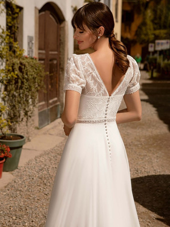 ボヘミアンウェディングドレス レース Aライン トレーン付き ナチュラルウエスト ウェディングドレス 機能的なボタン 半袖 Vネック アイボリー