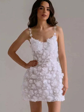 ホワイトショート丈ウェディングドレス スウィートハートネック ノースリーブ ショート丈ブライダルドレス