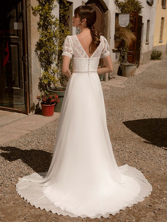 ボヘミアンウェディングドレス レース Aライン トレーン付き ナチュラルウエスト ウェディングドレス 機能的なボタン 半袖 Vネック アイボリー