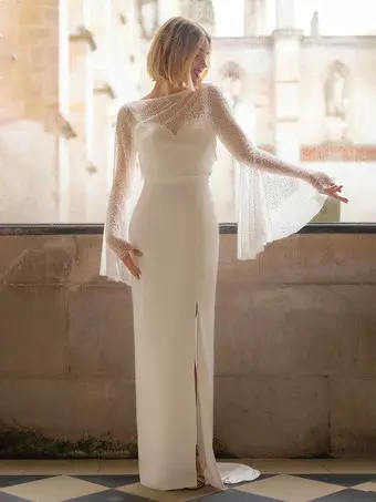 Abito da sposa in due pezzi in tessuto di raso con scollatura in