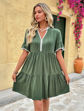グリーン 2025年レディース向けグリーンのレーストリムVネックミディドレス