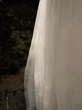 シンプルなウェディングドレス Vネック 半袖 トレーン付き レース ブライダルドレス