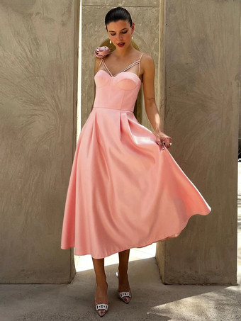 ピンクハートネックラインAラインミディ丈スリップドレス（3Dフラワーデコレーション付き）2025