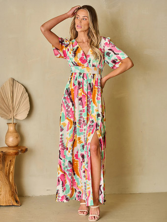 Vネックとサイドスリットのプリントロングドレス 2025