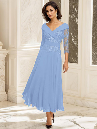 ベビーブルー花嫁の母のためのパーティードレス。Vネック、七分袖、ボールガウン、レース、ティーレングスのゲストドレス。結婚式用。