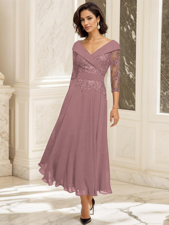 カメオピンク花嫁の母のためのパーティードレス。Vネック、七分袖、ボールガウン、レース、ティーレングスのゲストドレス。結婚式用。